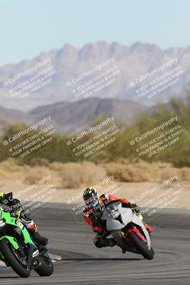 media/Nov-16-2025-Race Pace (Sun) [[8c5fa54630]]/Non Verified Riders (1st 20 Minutes)/2-Turn 10 (1010am)/